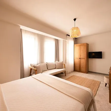 Perlacia Hotel *